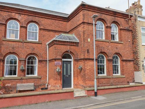 Withernsea House | Experience The Old Station House: Pet-Friendly Retreat