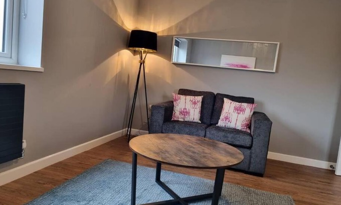 Stratford-upon-Avon Apartment | Exceptional Old Surgery Flat 8 - Family-Friendly Retreat
