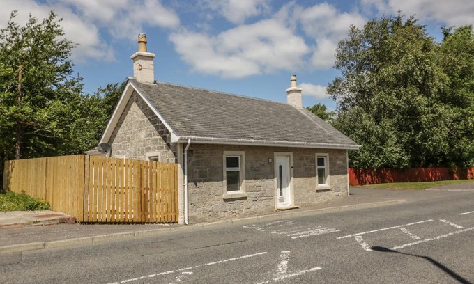 Cronberry House | Cozy The Old Toll Cottage: Guest Rated 10/10 & Pet Friendly