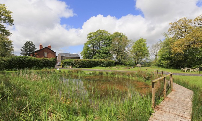 Newtown House | Exceptional Stay at The Old Vicarage Dolfor - 4 Star Rating
