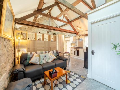 Amble House | Discover The Old Wash House: Pet-Friendly Retreat