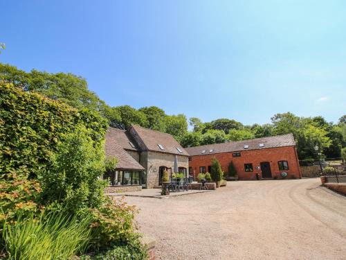 Wall-under-heywood House | Discover The Olde Cow House: 5-Star Pet-Friendly Retreat