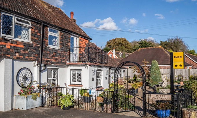 Hailsham Hotel | Inviting Stays at The Olde Forge Hotel with Family Amenities