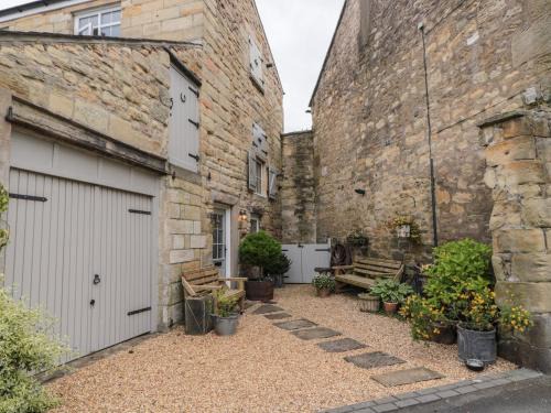 Warkworth House | Child-Friendly Retreat at The Olde Stables | 4-Star Stay