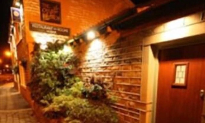 Marsden Hotel | Welcoming Olive Branch Inn: Top-Rated Stay with Dining