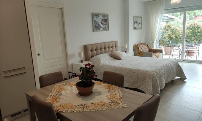 Chiavari Apartment | Enchanting Olive House with Ocean View and Breakfast