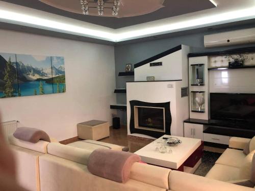 Elbasan Apartment | Villa Ceni 2: Guest Rated 9.5, Pet & Child Friendly Stay