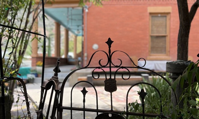 Bisbee Bed & Breakfast | Discover The Oliver House: Guest Rated 9/10 with Breakfast