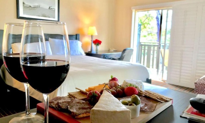 Pacific Grove Cabin | Family-Friendly Stay at The Olympia Lodge with Breakfast