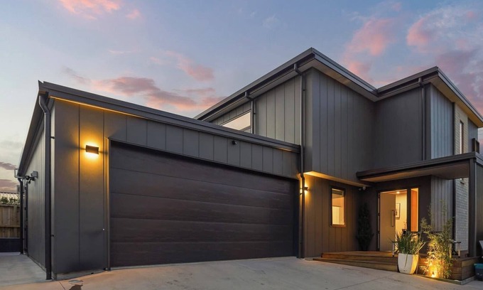 Papamoa Beach House | The One Summary: Look