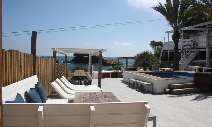 Cabo de Palos Apartment | Oceanfront Family Retreat at The One-SweethomeRooms