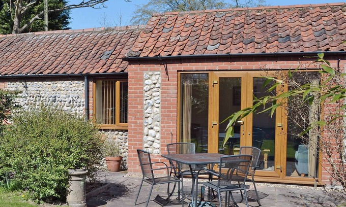 Thorpe Market Cottage | Discover Your Next Adventure at Our Oceanfront Retreat
