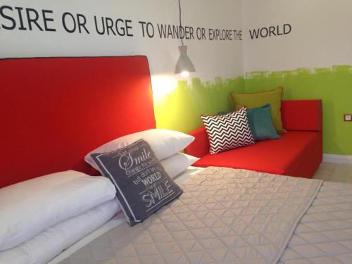 Vardaris Apartment | Budget-Friendly Stay at The Orange Apartments with Breakfast