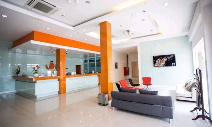 Pak Nakhon Hotel | Discover The Original Orange Rooms: Child-Friendly Retreat