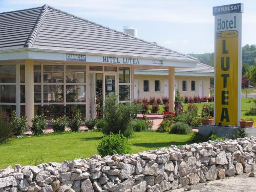 Riom-es-Montagnes Hotel | Discover Lutea: Pet and Child Friendly Retreat