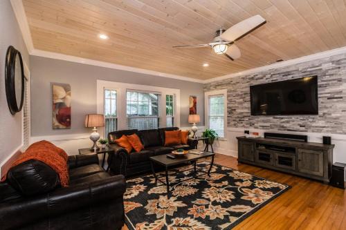East Lake Morton House | Pet and Child Friendly Home Near Florida Southern College