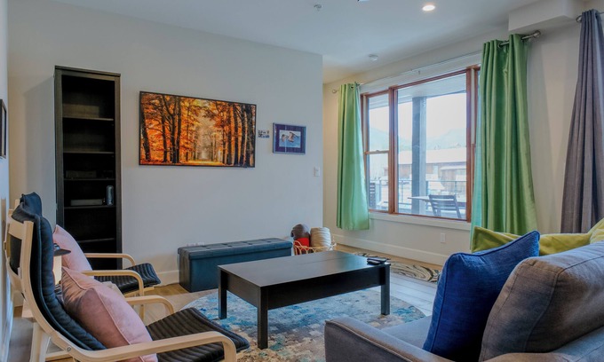 Grand Lake Apartment | The Osprey Nest: Modern Mountain Retreat in the Heart of Grand Lake