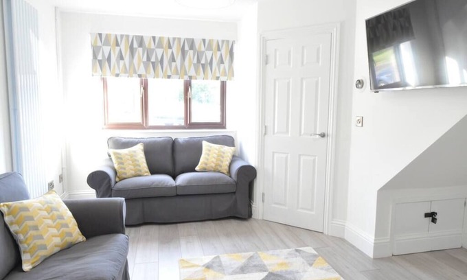 Linton House | Discover The Osprey - Renovated House with Family Amenities