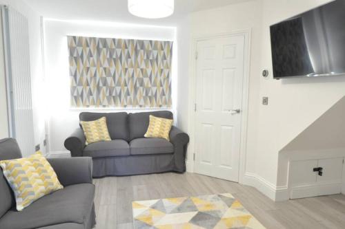 Linton House | Discover The Osprey - Newly Renovated Family Retreat