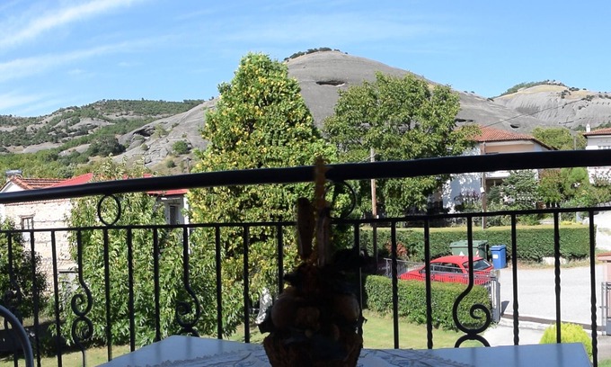 Kalambaka Villa | Experience The Other Side of Meteora with Family-Friendly Amenities