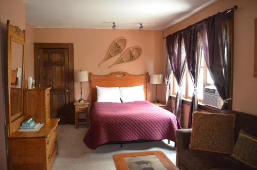 Ouray Hotel | Pet-Friendly Retreat at The Ouray Main Street Inn