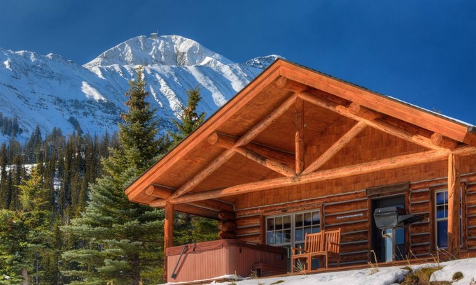 Big Sky Cabin | Experience Cowboy Heaven Cabin with Incredible Views!