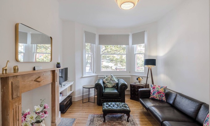 Vassall Apartment | The Oval Abode