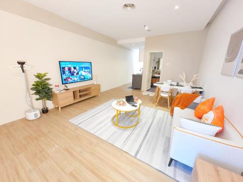 Taman Bukit Pantai Apartment | Discover The Ovation at Bangsar Trade Centre – Pet Friendly!