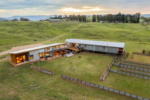 Kanimbla House | Discover The Overflow Blue Mountains: Family-Friendly Stay
