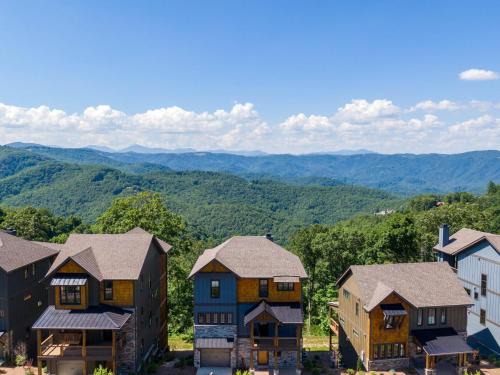Lenoir House | Discover The Overlook at Blue Ridge Mountain Club Retreat