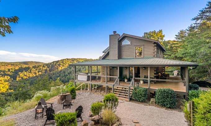 Ranger House | Relax at The Overlook: Family-Friendly Resort with Pool