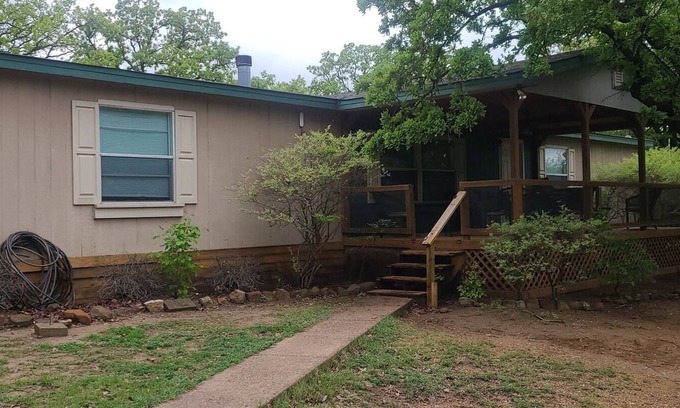 Chico Cabin | Discover Overlook Lodge: Family-Friendly Lake Views