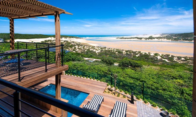 Kenton on Sea Bed & Breakfast | Experience The Oyster Box Beach House with Oceanfront Views