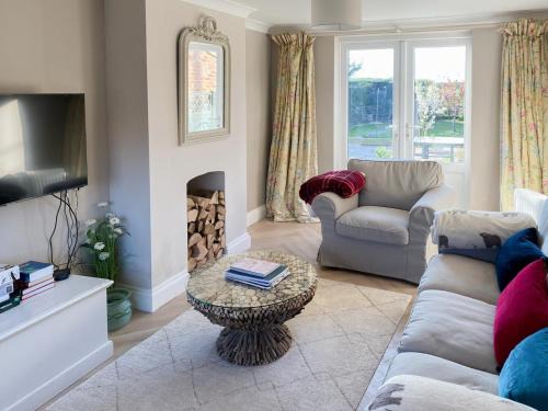 Docking House | Pet-Friendly Escape at The Oyster Catcher - Rated 8/10