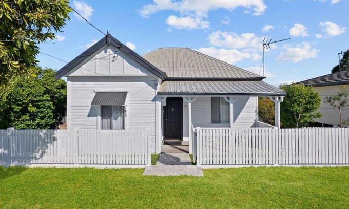 Nambucca Heads House | Beautiful The Oyster Shack: Guest Rated 9.8, Family-Friendly