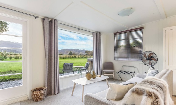 Renwick Cottage | Explore The Packing Shed - Pet Friendly Blenheim Retreat