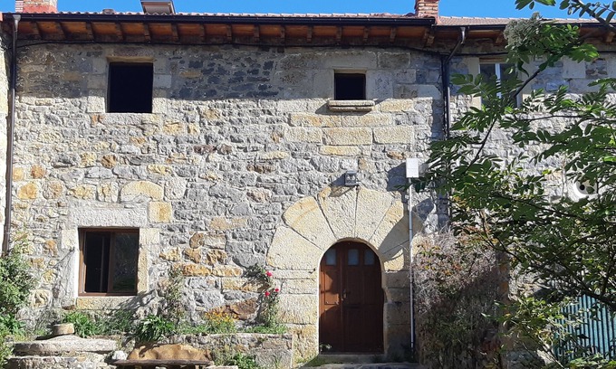 La Pernia House | Explore The Palentina Mountain Tithing House with Lake Views