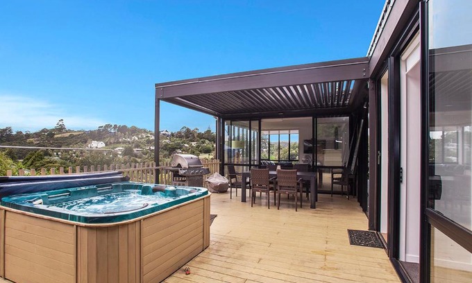 Palm Beach House | Escape to The Palm Beach Treehouse - Family-Friendly Retreat
