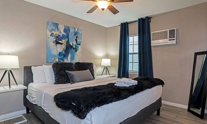 MacGregor Apartment | Family-Friendly Palm Flats: Discover Zoo & Museums Nearby