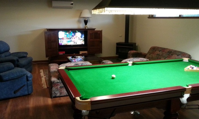 Gawler House | Unforgettable Stay at The Palms Residential Rental Home
