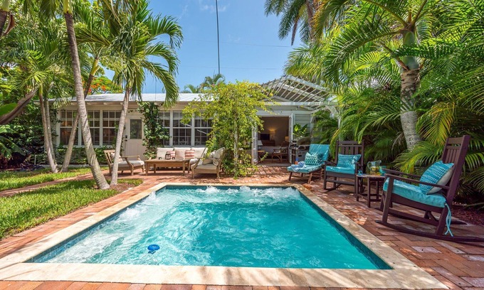 Flamingo Parks House | Relaxing Palm Garden Resort Oasis with Pool & Spa Access