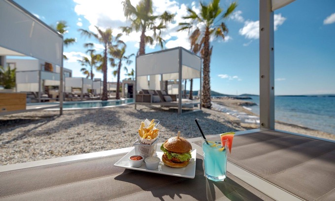 Tkon Villa | Experience Beachfront Bliss at The Palms Resort - Villa President