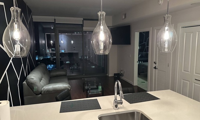 Lenox Apartment | The Pandas