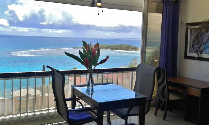 Perinet Apartment | Sea View Retreat: The Panorama of L'îlet in Gosier