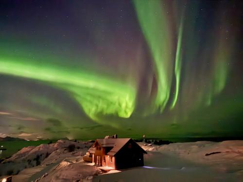 Sørvagen Ski Chalet | Discover The Panorama - A 4-Star Gem in Sørvågen Lofoten