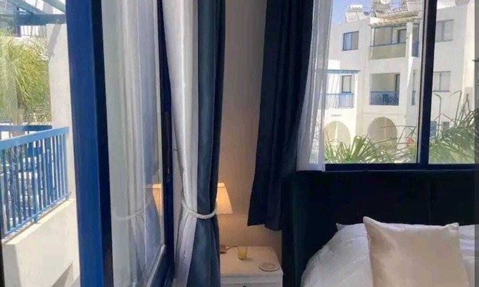 Paphos Apartment | Pool View Apartment in Paphos with Ocean Views & Breakfast