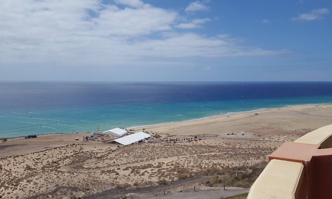 Pajara Apartment | Oceanfront Paradise: Guest Rated 10/10 with Pool & Spa