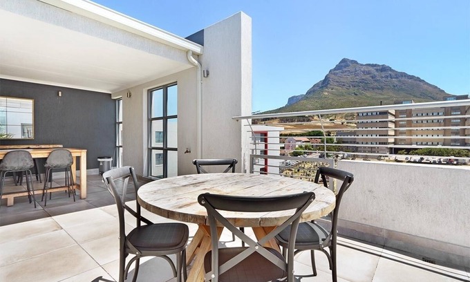 Observatory Apartment | Cozy Two Bedroom Apartment at The Paragon 317, Sleeps 4
