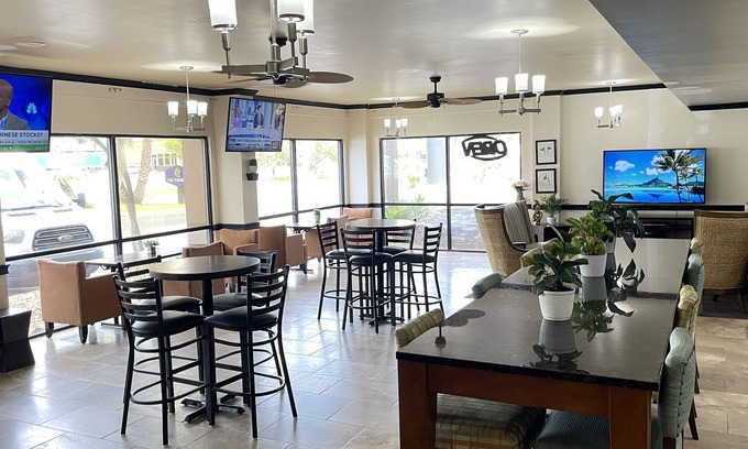 Dock Junction Hotel | Experience Comfort at The Paragon of Golden Isles