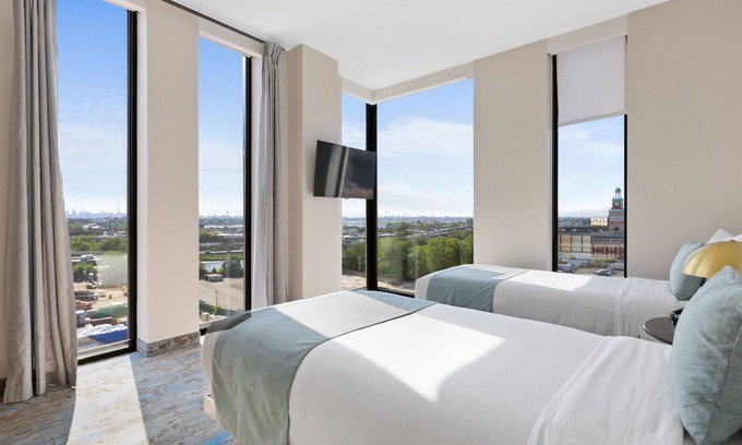 Flushing Chinatown Hotel | Relax at The Parc Hotel: Family-Friendly with Spa & Dining